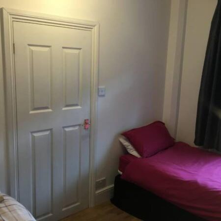 4 Bedroom House For Corporate Stays In Kettering Exterior photo