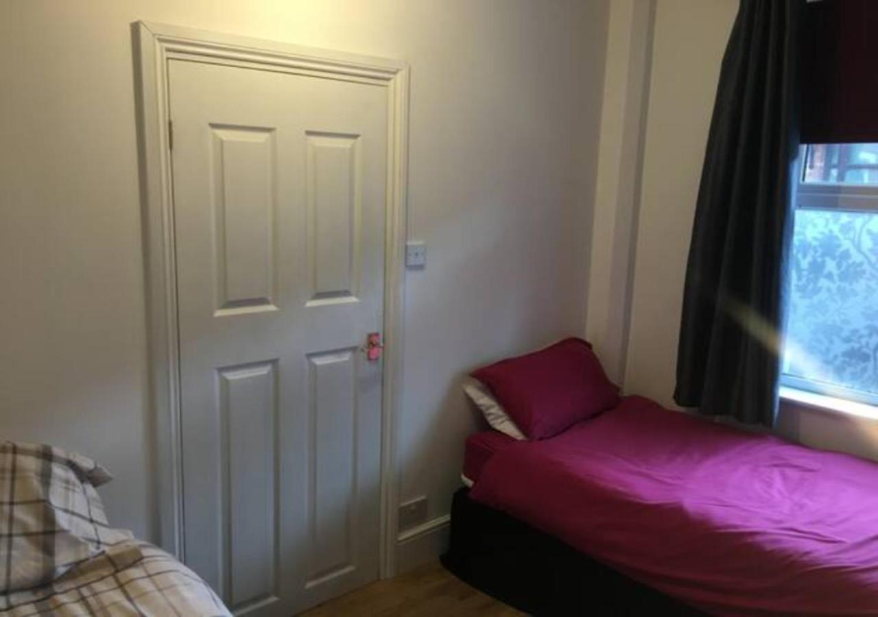 4 Bedroom House For Corporate Stays In Kettering Exterior photo